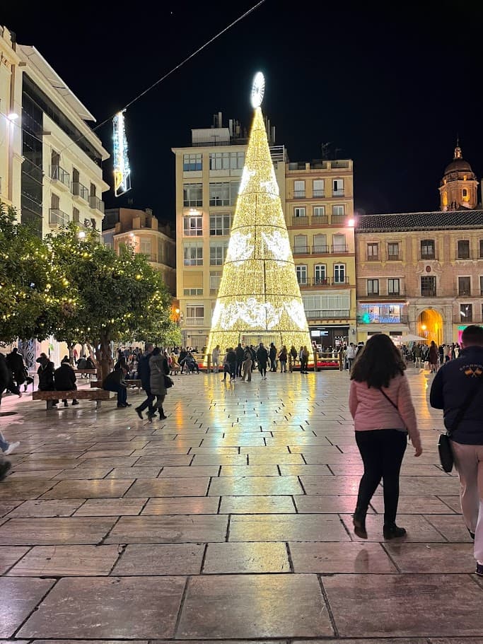 What is the timetable for switcing on the christmas lights in Andalucia 2024