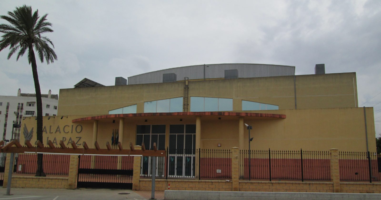 The Palacio de la Paz concert hall at Fuengirola's fairground, seen from the street